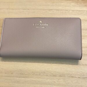 Kate Spade Dana Saffiano PVC large slim wallet. Warm beige. NWT